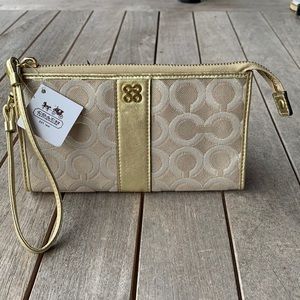 Coach Julia Op Art Zippy wristlet